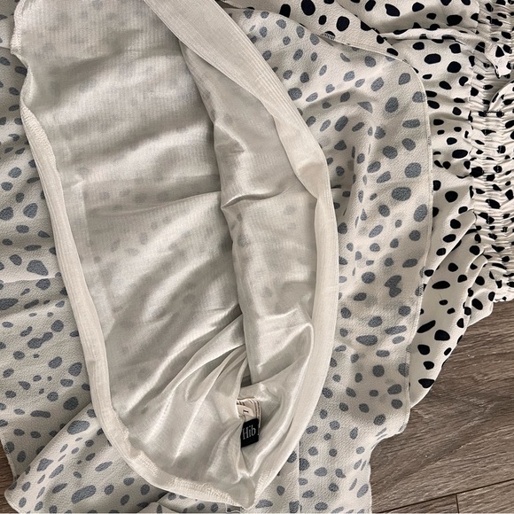 SKIRT  <3  Black & White spots  Large/Medium - Picture 4 of 4
